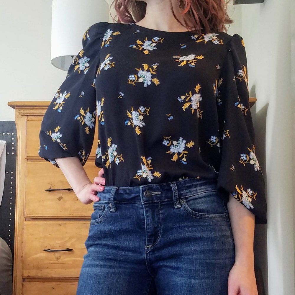 LOFT navy floral balloon-sleeve blouse